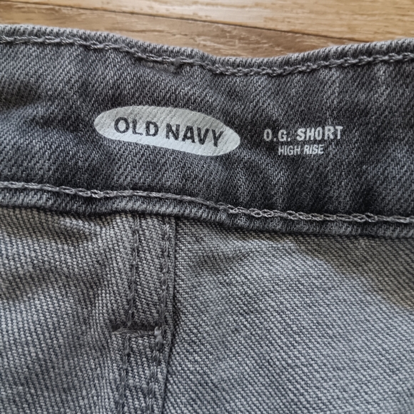 Old Navy High Rise O.G. Gray Jean Shorts Size 6 - Picture 3 of 5